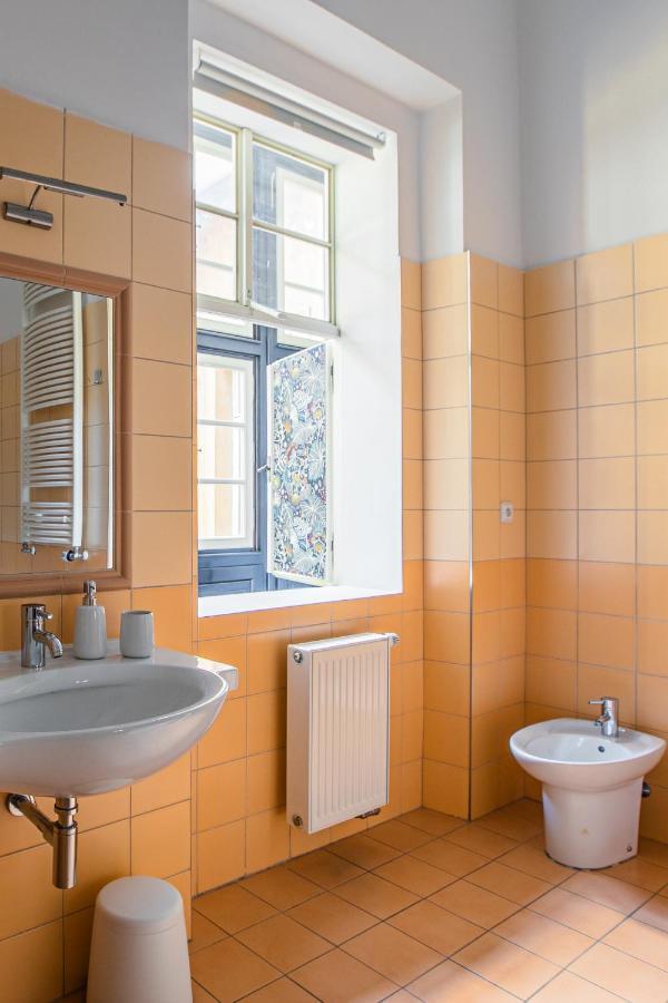 New Stylish 3 Suites Bedrooms Apt In Mala Strana - N2Nd Prag Eksteriør billede