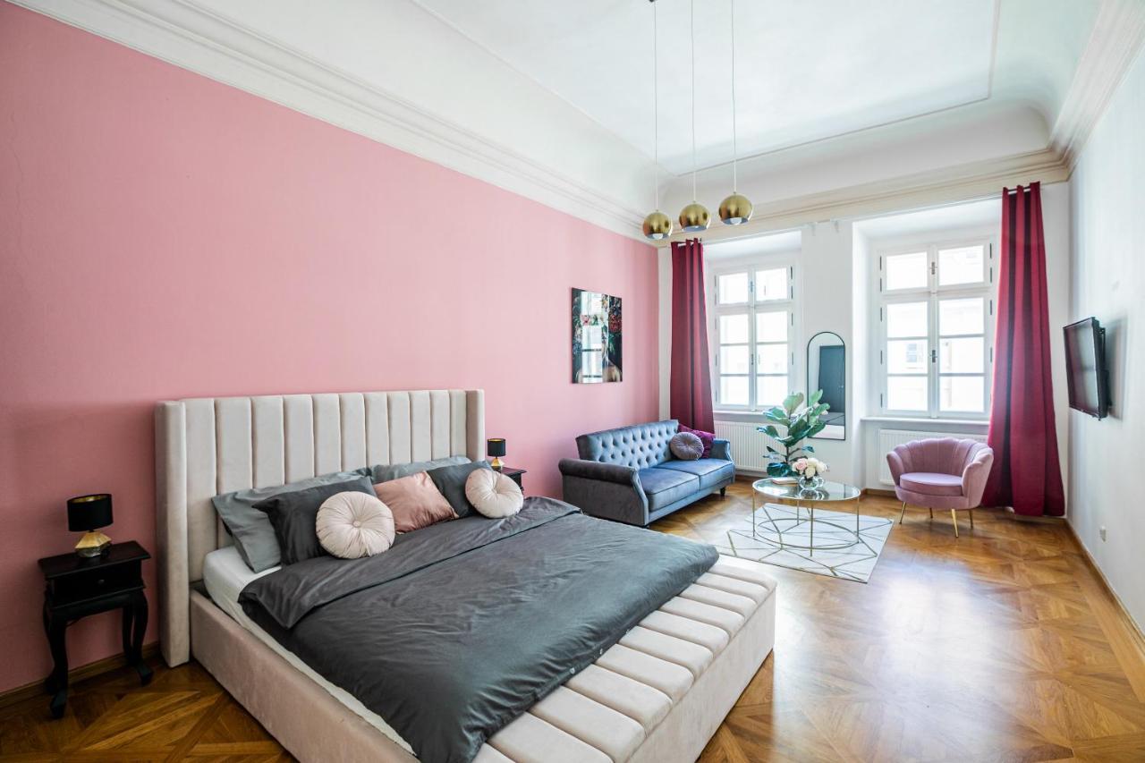 New Stylish 3 Suites Bedrooms Apt In Mala Strana - N2Nd Prag Eksteriør billede