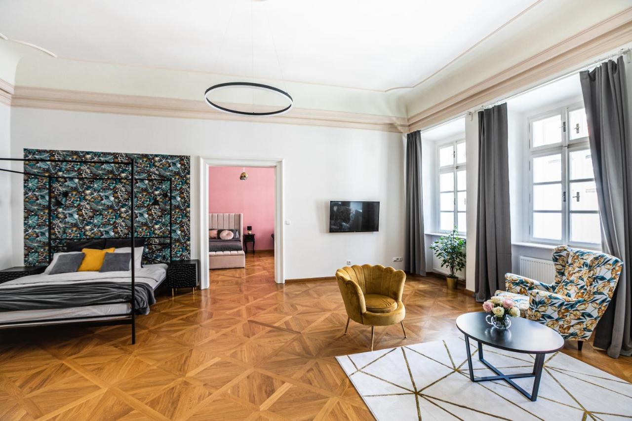 New Stylish 3 Suites Bedrooms Apt In Mala Strana - N2Nd Prag Eksteriør billede