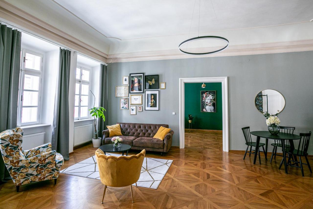 New Stylish 3 Suites Bedrooms Apt In Mala Strana - N2Nd Prag Eksteriør billede