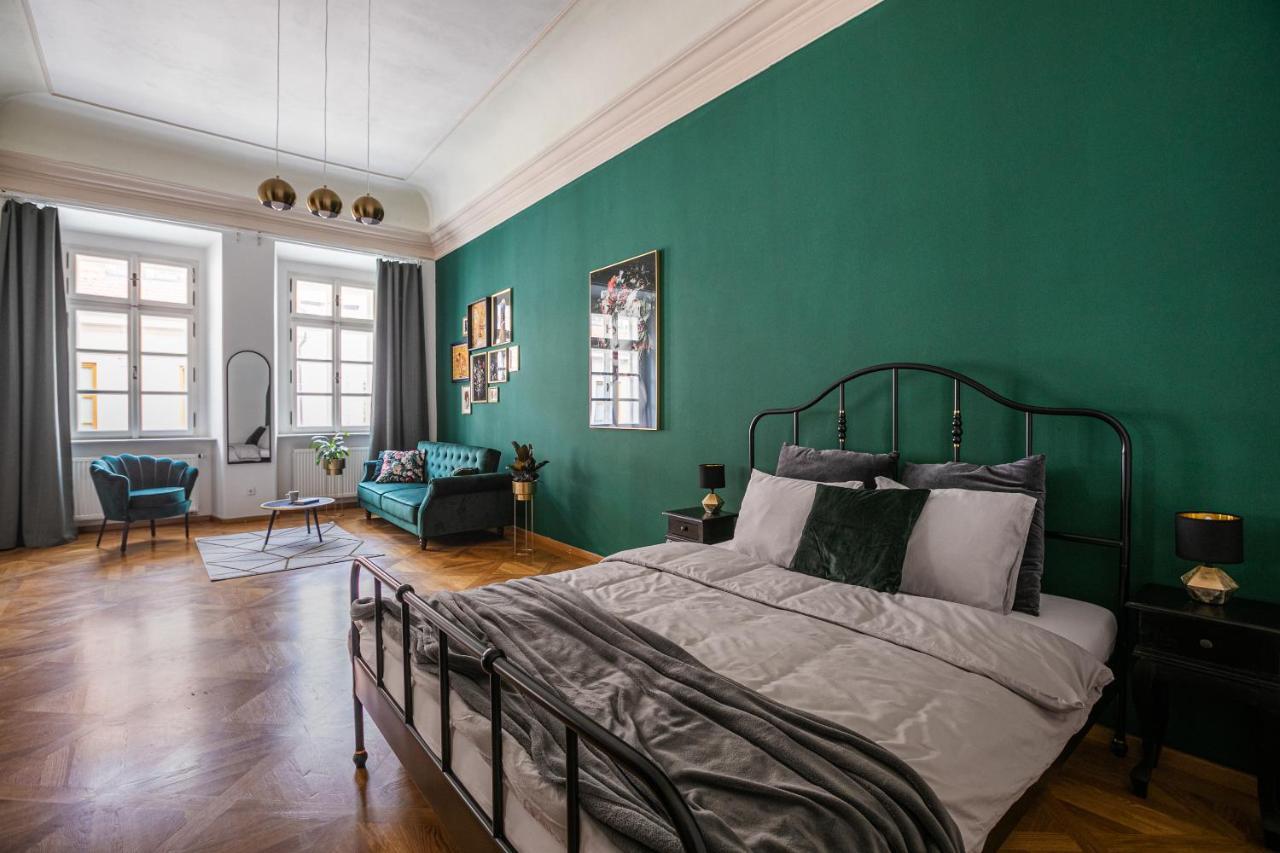 New Stylish 3 Suites Bedrooms Apt In Mala Strana - N2Nd Prag Eksteriør billede